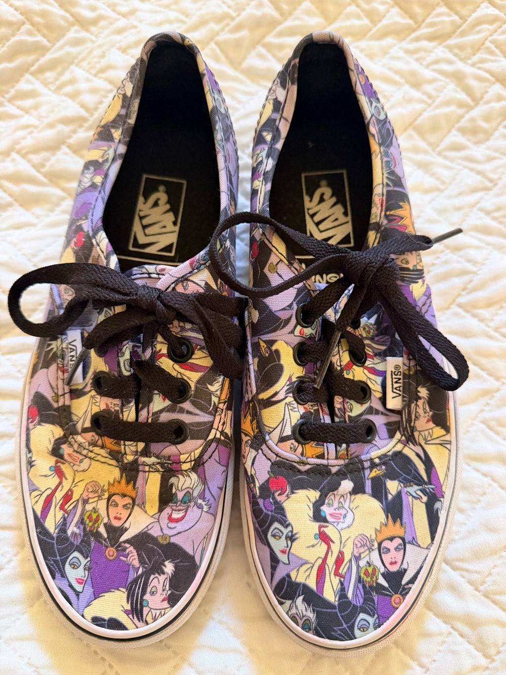 Vans Women's Disney Villains Graphic Canvas Sneakers Like New